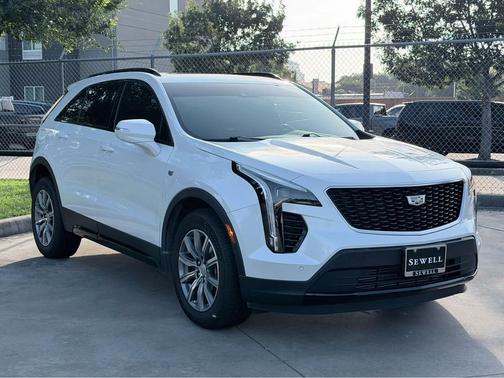 Crystal White Tricoat 2023 Cadillac XT4 Sport