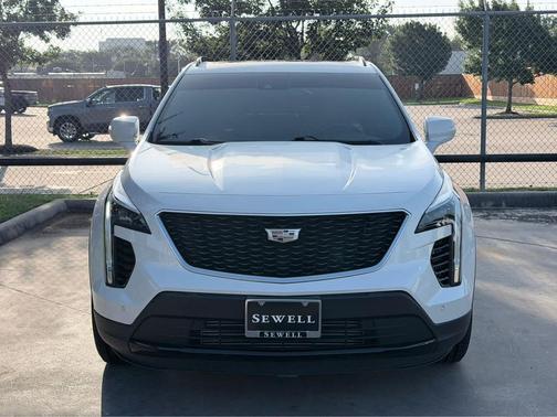 Crystal White Tricoat 2023 Cadillac XT4 Sport