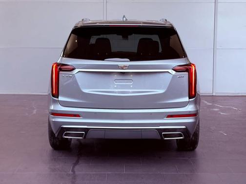 2025 Cadillac XT6 Premium Luxury FWD
