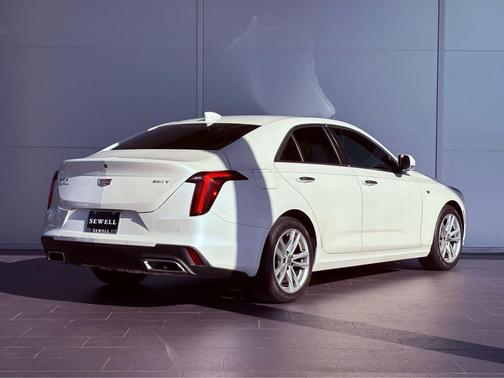 2022 Cadillac CT4 Luxury