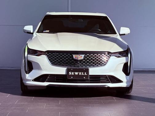 2022 Cadillac CT4 Luxury