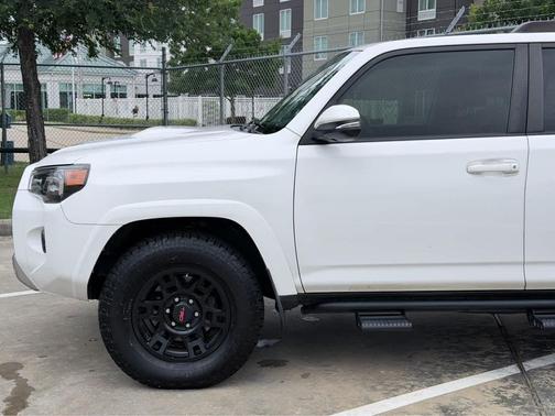 Super White 2019 Toyota 4Runner TRD Off Road