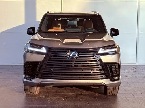 2025 Lexus LX 700h Luxury