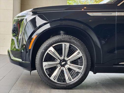 2025 Cadillac Escalade Luxury