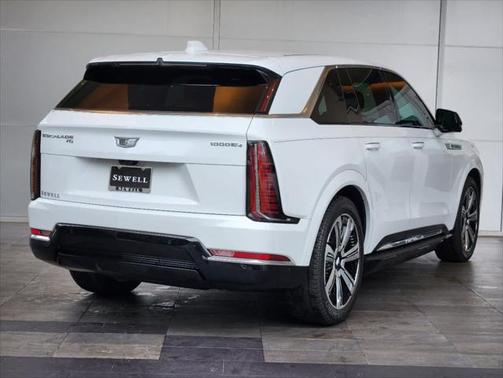 2025 Cadillac Escalade Luxury