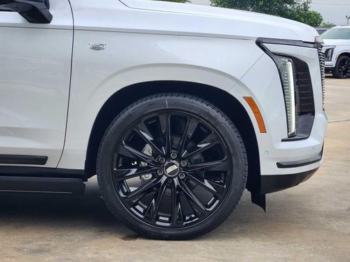 Vibrant White Tricoat 2026 Cadillac Escalade Sport Platinum