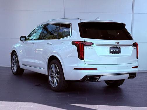 2025 Cadillac XT6 Premium Luxury FWD