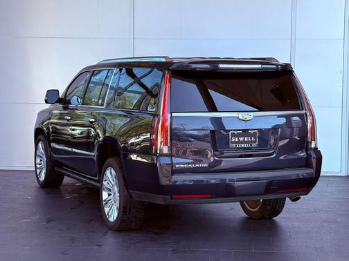 2018 Cadillac Escalade ESV Platinum
