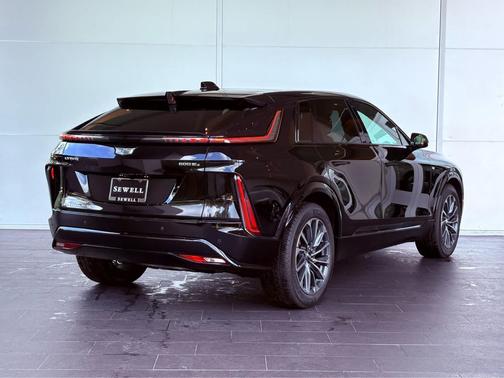 2025 Cadillac LYRIQ Sport