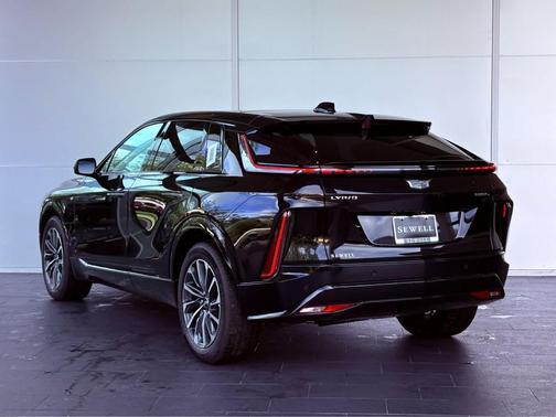 2025 Cadillac LYRIQ Sport