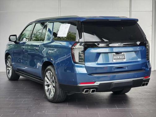 2025 Chevrolet Suburban 4WD High Country