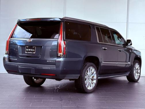 2019 Cadillac Escalade ESV Luxury