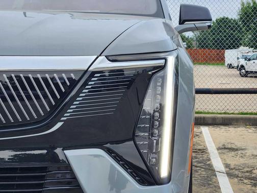 Luna Metallic 2026 Cadillac Escalade IQL Luxury