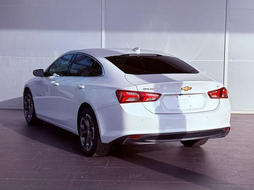 2022 Chevrolet Malibu FWD LT