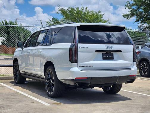 Vibrant White Tricoat 2026 Cadillac Escalade ESV Sport Platinum