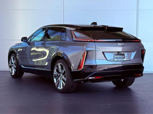 2023 Cadillac LYRIQ Luxury