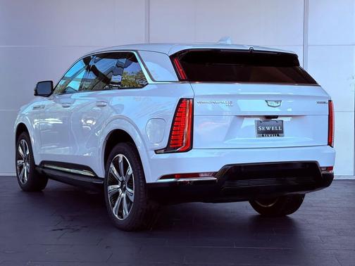 2025 Cadillac Escalade IQ Luxury 2