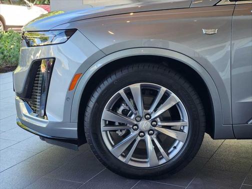 2025 Cadillac XT6 Premium Luxury FWD