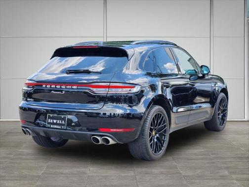 2020 Porsche Macan Base