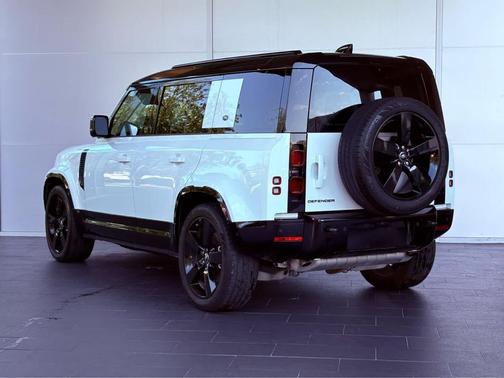 2024 Land Rover Defender 110 P400 X-Dynamic SE