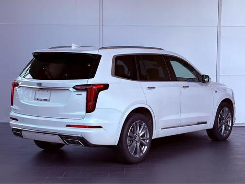 2023 Cadillac XT6 Premium Luxury FWD