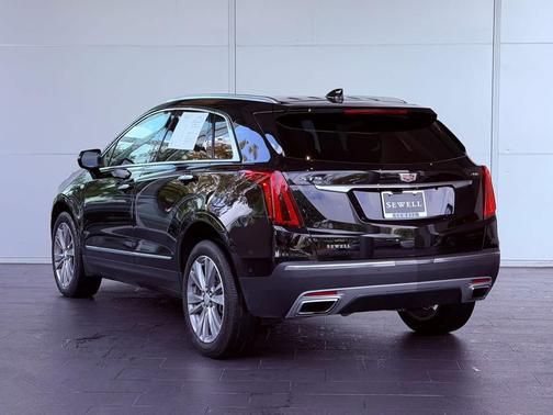 Stellar Black Metallic 2024 Cadillac XT5 Premium Luxury