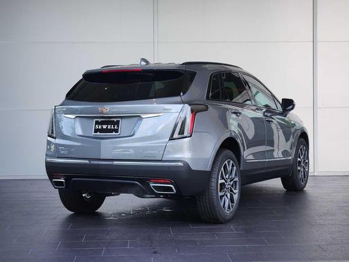 2025 Cadillac XT5 Sport