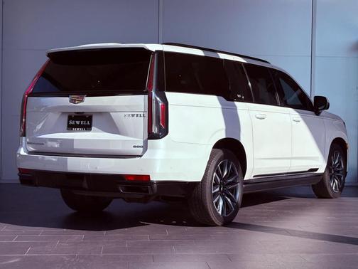 2023 Cadillac Escalade ESV Sport Platinum