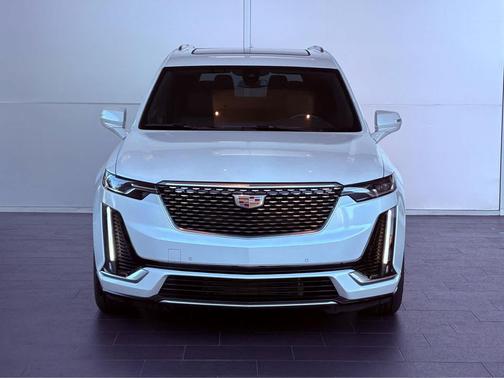 2025 Cadillac XT6 Premium Luxury FWD