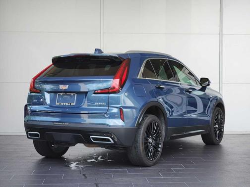 2024 Cadillac XT4 Premium Luxury