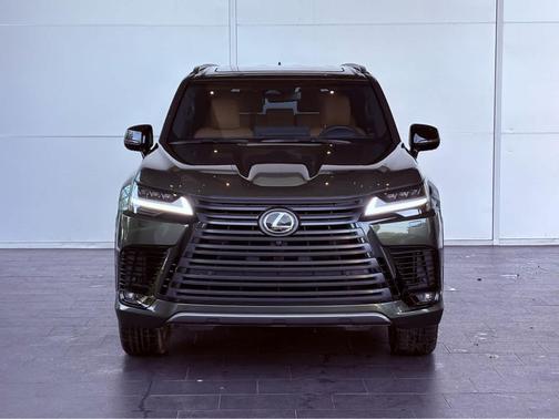 2025 Lexus LX 700h Luxury