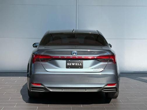 2022 Toyota Avalon Hybrid Limited