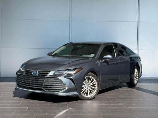 2022 Toyota Avalon Hybrid Limited