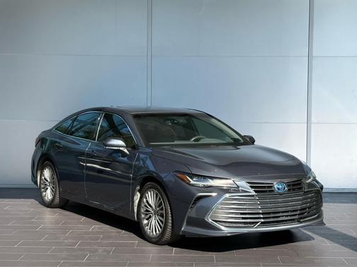 2022 Toyota Avalon Hybrid Limited