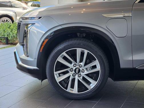 2026 Cadillac VISTIQ Luxury