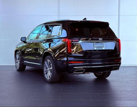 2025 Cadillac XT6 Premium Luxury FWD
