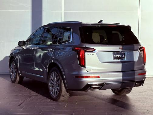 2023 Cadillac XT6 Premium Luxury FWD