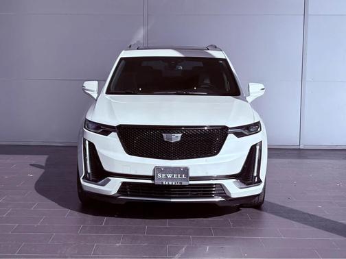2023 Cadillac XT6 Luxury FWD