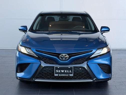 Blue Streak Metallic 2018 Toyota Camry XSE