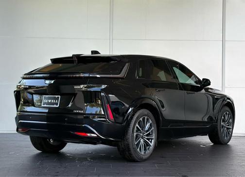 2025 Cadillac LYRIQ Sport