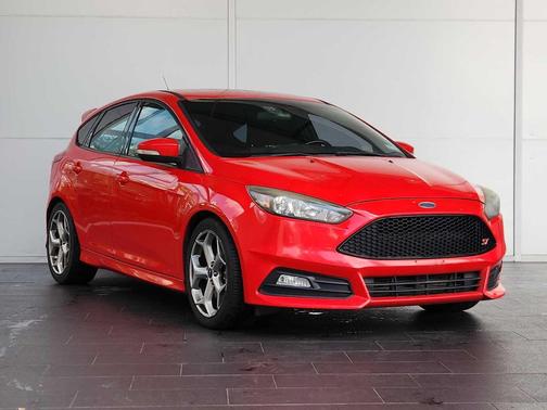 Race Red 2016 Ford Focus ST