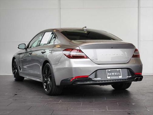 2023 Genesis G70 2.0T RWD