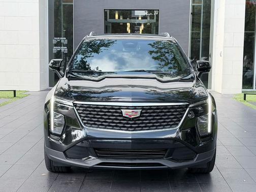 Stellar Black Metallic 2025 Cadillac XT4 Premium Luxury