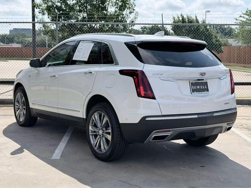 Crystal White Tricoat 2026 Cadillac XT5 Premium Luxury