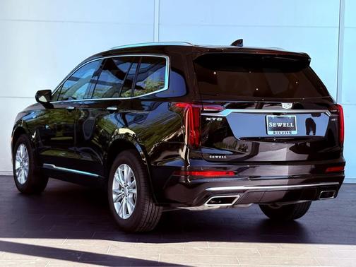 2024 Cadillac XT6 Luxury FWD