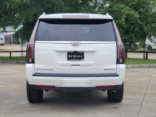 2020 Cadillac Escalade Platinum