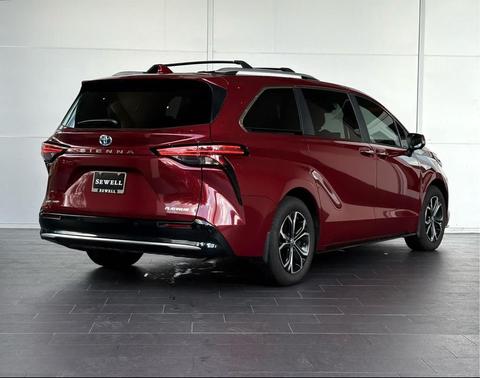 2025 Toyota Sienna Platinum 7 Passenger