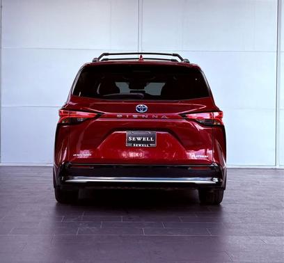 2025 Toyota Sienna Platinum 7 Passenger