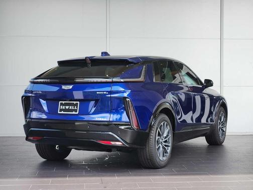 2025 Cadillac LYRIQ Sport