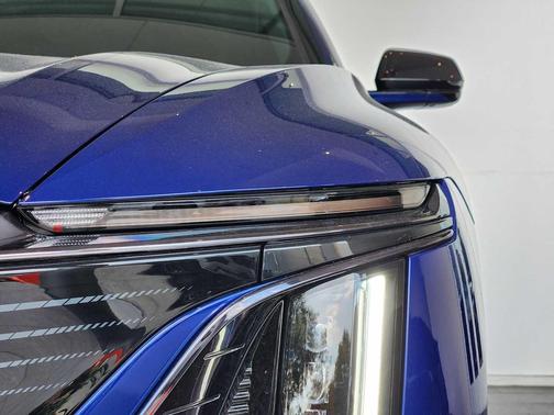 2025 Cadillac LYRIQ Sport
